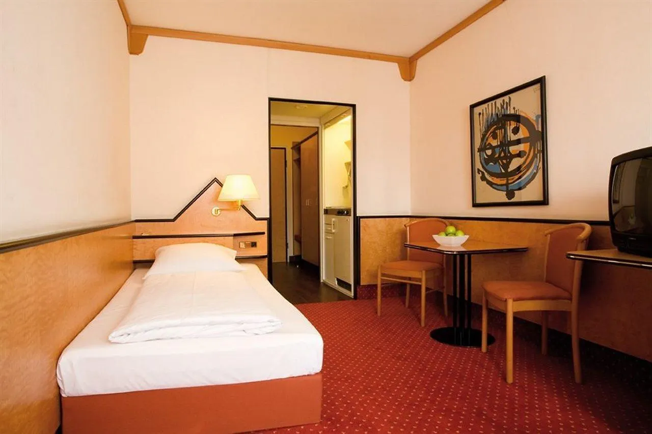 Living Hotel Am Deutschen Museum Munich 3*,